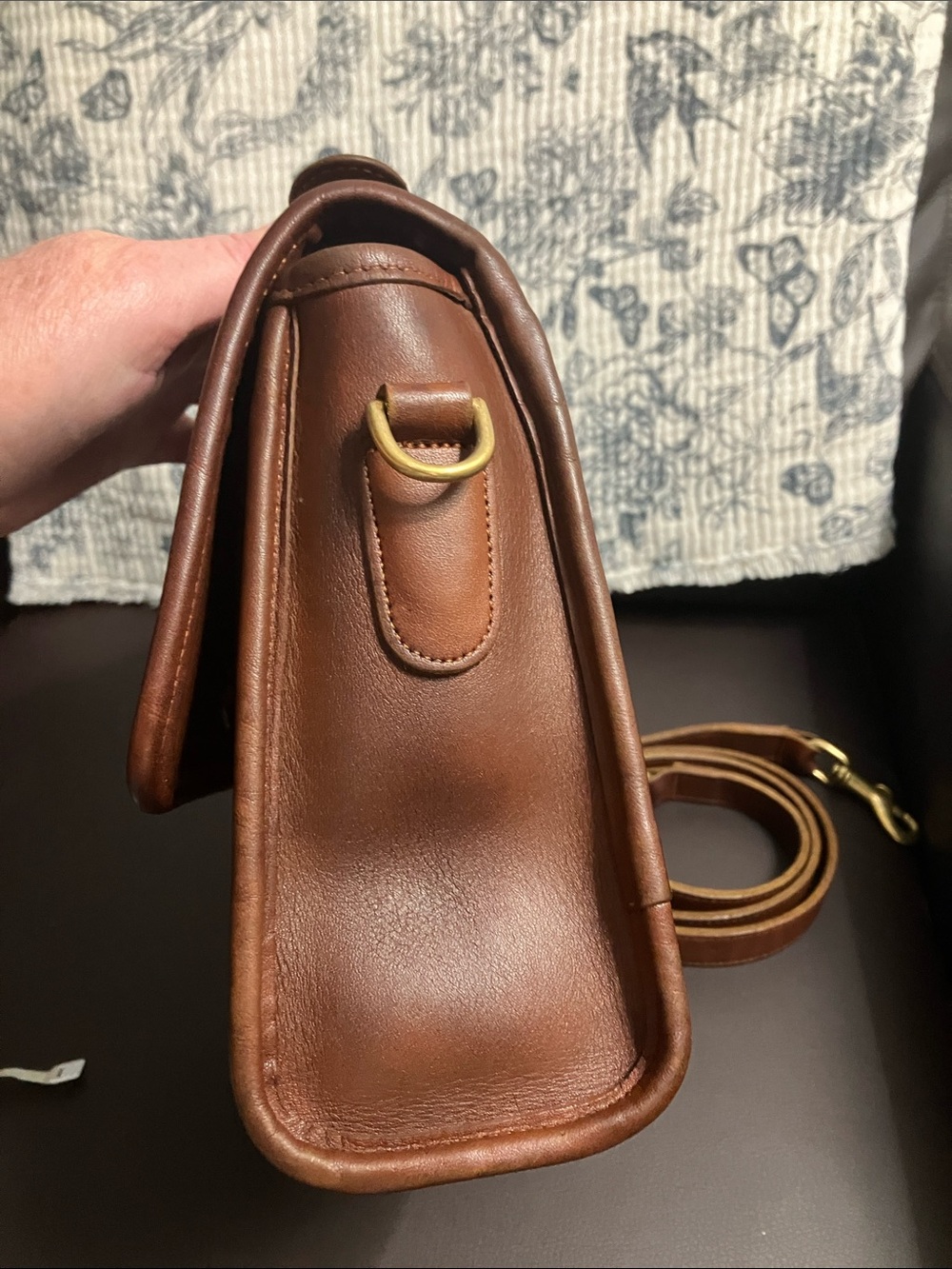 Coach Vintage Court Crossbody Bordeaux/brown. - Picture 4 of 13